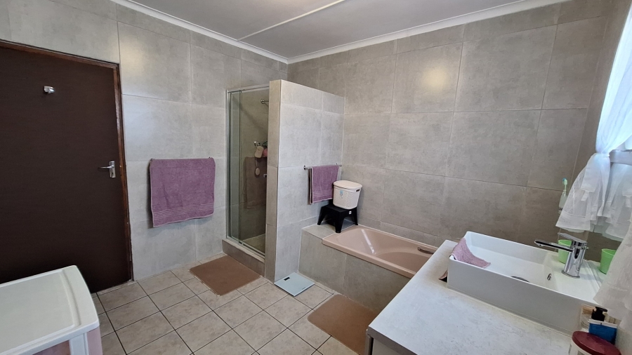 4 Bedroom Property for Sale in Port Owen Western Cape